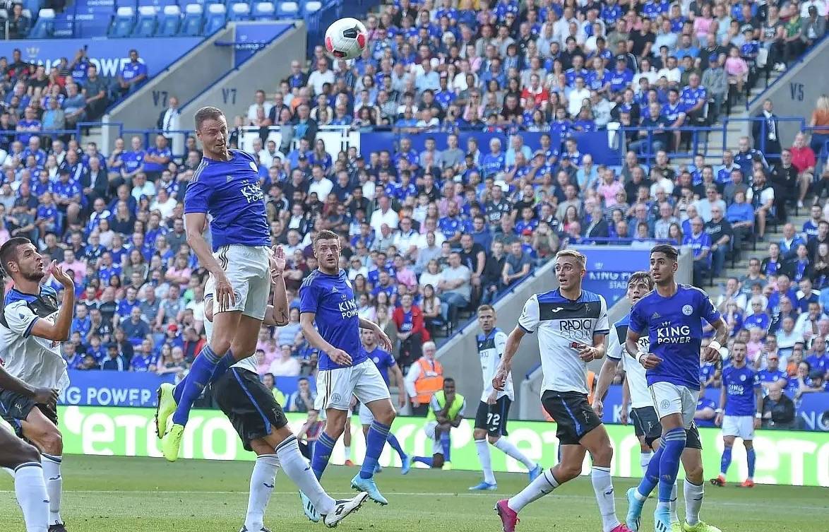 包含里尔客场击败蒙彼利埃，继续保持领先优势的词条